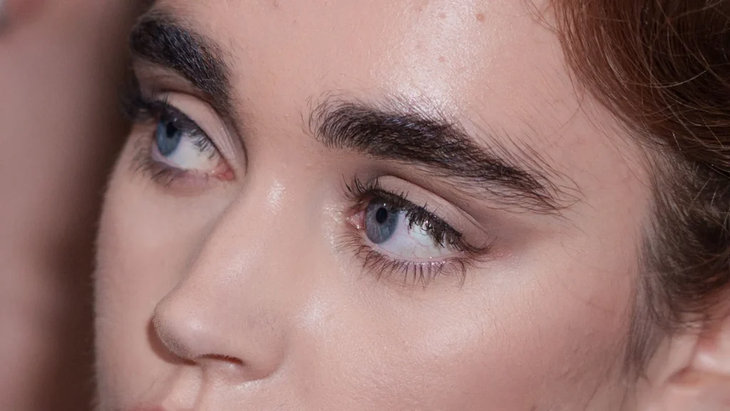 low-income-white-girl-eyes-featured.jpg