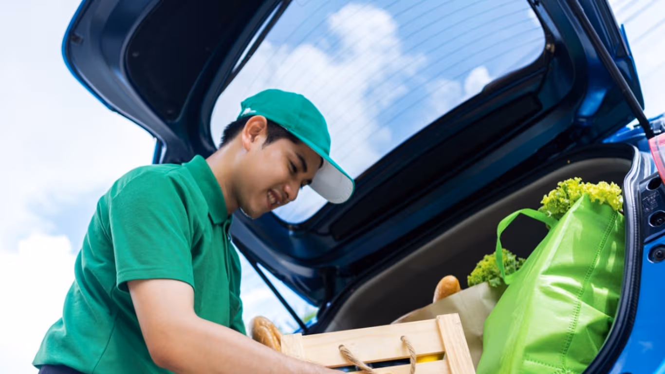 20-an-hour-annual-salary-featured.avif