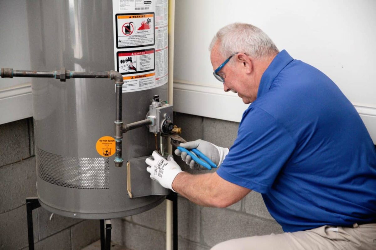 40 Gallon Water Heater Installation Cost: A Complete Breakdown for 2026 - Gentle Headline